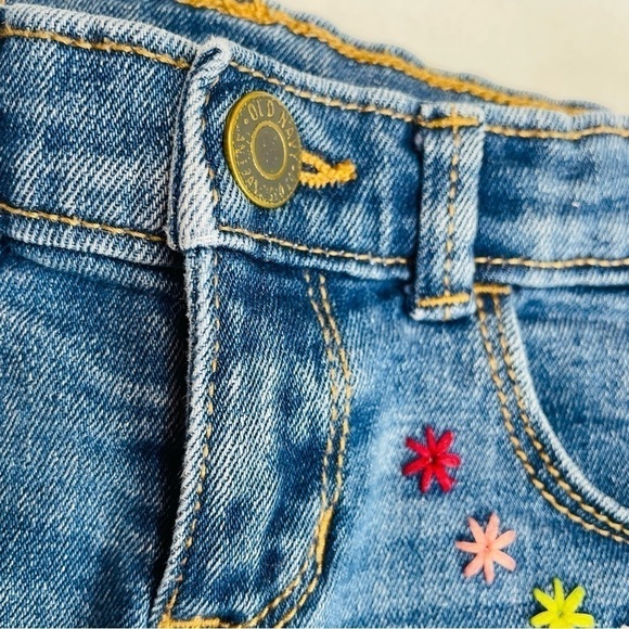 𝅺old Navy Cutoff Jean Shorts with Flower Embroidery - Picture 6 of 9